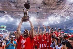 Iste večeri kada je Partizan "Crno-belom simfonijom" predstavio novi tim oglasila se Zvezda, zbog jednog "posebnog" igrača!